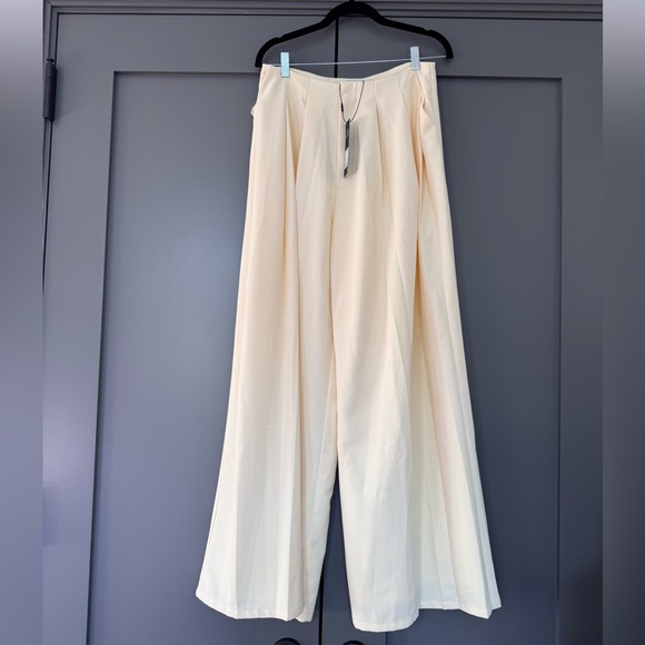 NWT Fashion Nova butter yellow wide leg trousers - Picture 5 of 7